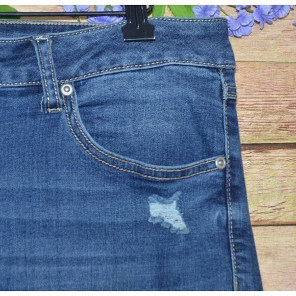 Cato Ladies Cropped Ankle Denim Blue Jeans Size 14 Cute Stretch Raw Flared Hem - Picture 4 of 11